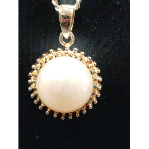 656 - 925 silver faux pearl and diamanté stone pendant on 925 silver chain L 44cm boxed