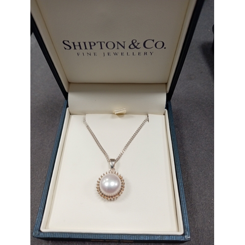 656 - 925 silver faux pearl and diamanté stone pendant on 925 silver chain L 44cm boxed