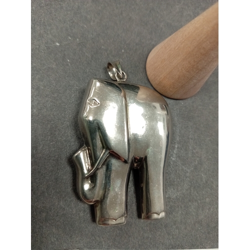 660 - 925 silver large elephant pendant H 6cm x W 4cm