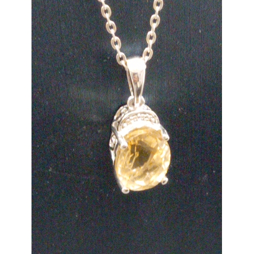 672 - 925 silver yellow stone pendant on 925 silver chain L 44cm