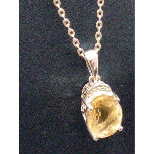 672 - 925 silver yellow stone pendant on 925 silver chain L 44cm