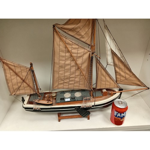 525 - Vintage wooden Maritime sailing, fishing, boat H 55cm x W 55cm