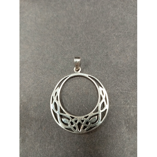 701 - 925 silver celtic pendant 3cm