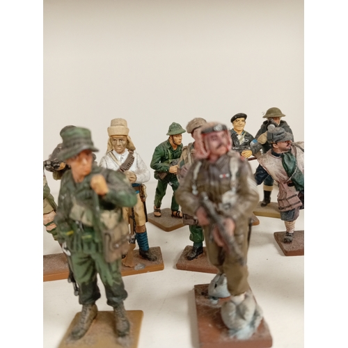 623 - Fourteen die cast delprado lead soldier figures, two with magazines the rest without includes soldie... 