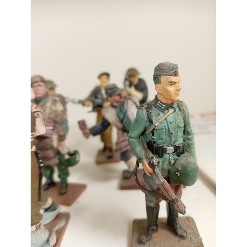 623 - Fourteen die cast delprado lead soldier figures, two with magazines the rest without includes soldie... 