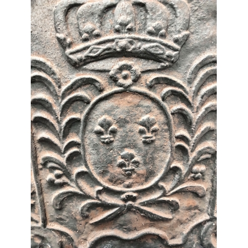 643 - Antique French coat of arms cast iron fire back Extra thick and very heavy. With the crown and Fleur... 