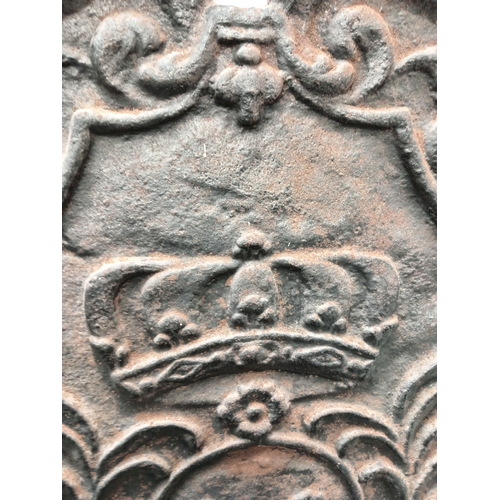 643 - Antique French coat of arms cast iron fire back Extra thick and very heavy. With the crown and Fleur... 