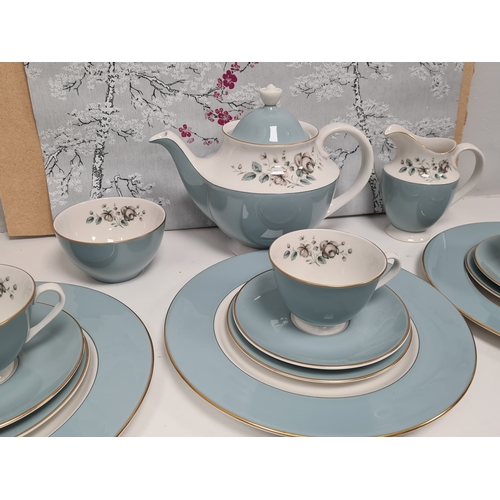 473 - Royal Doulton China 27 Piece Tea Set Rose Elegans T.C 1010. To include: 5 dinner plates; 1 salad pla... 