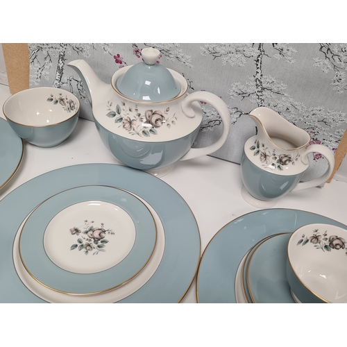 473 - Royal Doulton China 27 Piece Tea Set Rose Elegans T.C 1010. To include: 5 dinner plates; 1 salad pla... 