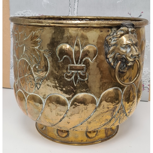 504 - Large antique Victorian brass jardiniere planter with Lion & Fleur De lys design. Measures H29cm x 3... 