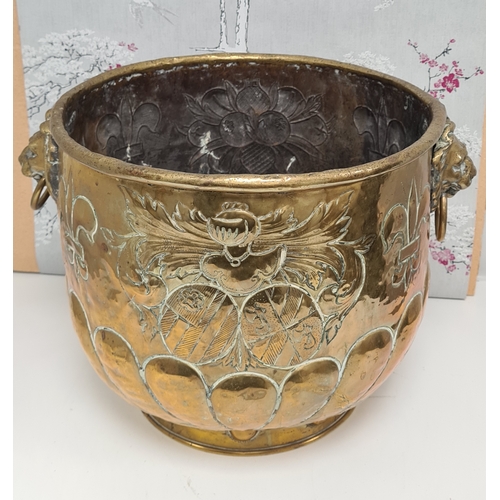 504 - Large antique Victorian brass jardiniere planter with Lion & Fleur De lys design. Measures H29cm x 3... 