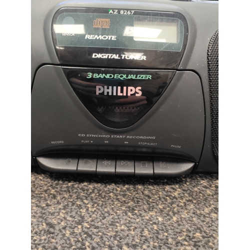 497 - A working vintage Philips CD, cassette player ghetto blaster 3 band equaliser digital tuner AZ 8267