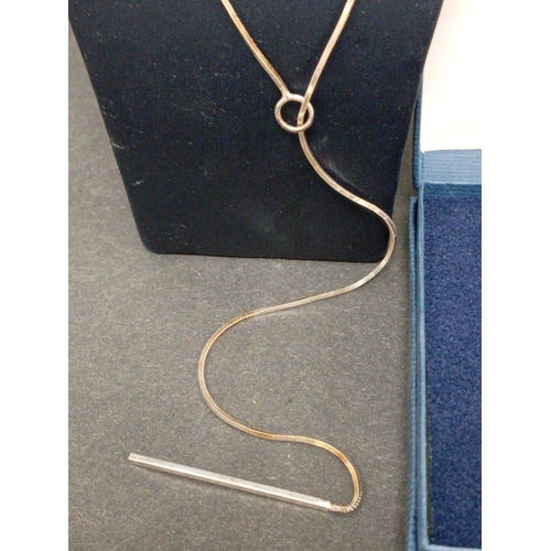 665 - 925 silver adjustable boxed chain. L 50cm.