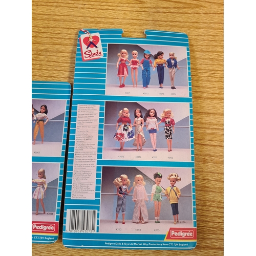 605 - Sindy Doll by Pedigree clothing accessories still in original packaging; includes Fantasia No 43063 ... 