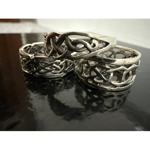 719 - 3 925 silver rings of Celtic style mainly