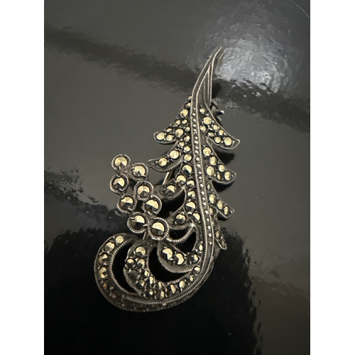 721 - Silver marcasite brooch vintage style