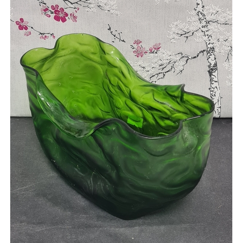 431 - Mid Century vivid green wavy designed Art Glass fruit bowl. Measures H13cm x W23cm x D13cm