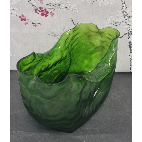 431 - Mid Century vivid green wavy designed Art Glass fruit bowl. Measures H13cm x W23cm x D13cm