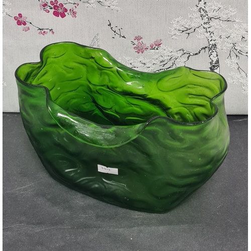 431 - Mid Century vivid green wavy designed Art Glass fruit bowl. Measures H13cm x W23cm x D13cm