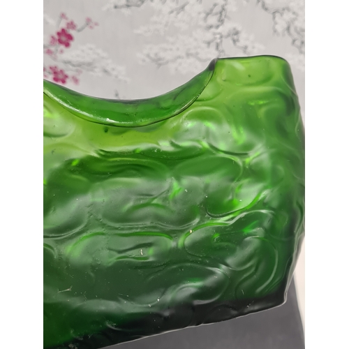 431 - Mid Century vivid green wavy designed Art Glass fruit bowl. Measures H13cm x W23cm x D13cm