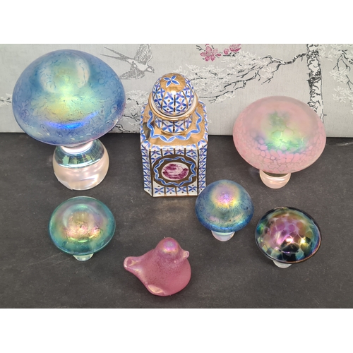 432 - Charming collection of 5 pastel iridescent glass mushroom ornaments, a pink glass bird and an ornate... 