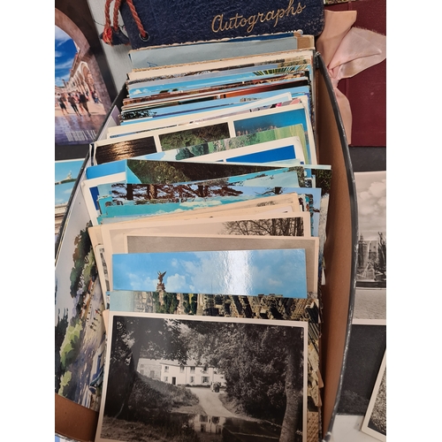 542 - Shoebox of mixed cards to include: Topographical postcards both UK and abroad, vintage greetings car... 