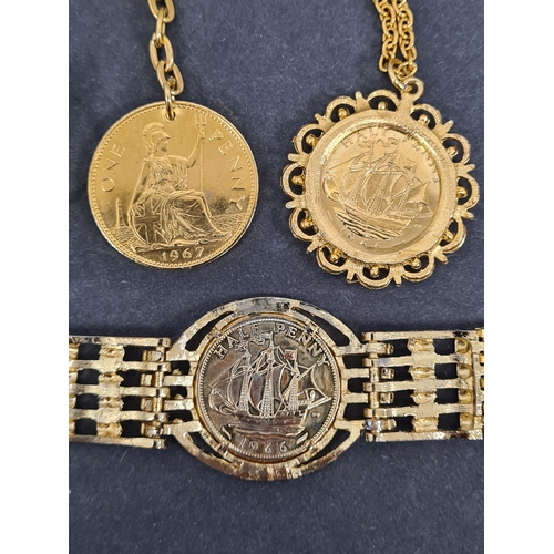 803 - Vintage genuine coin jewellery set with yellow metal/gold gilt to include: bracelet with half Penny,... 