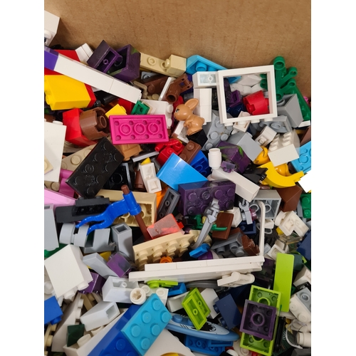 545 - Job lot of mixed Lego to include Harry Potter items and 10 various mini figure characters.