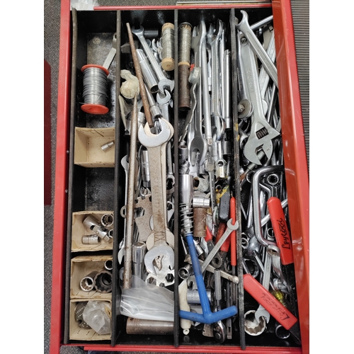 562 - Full vintage Waterloo 5 drawer rolling mechanics, engineers tool chest. To include various hand tool... 