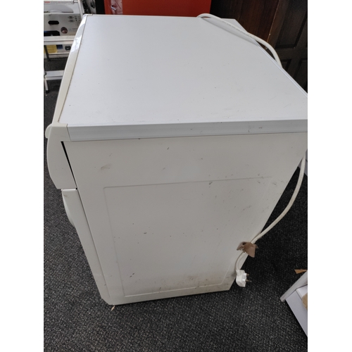 563 - White knight 6kg vented tumble dryer