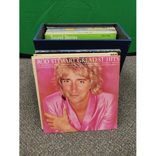 596 - 24 vinyl records in carry case with original key. Collection consists of Elton John, Genesis, Elvis,... 