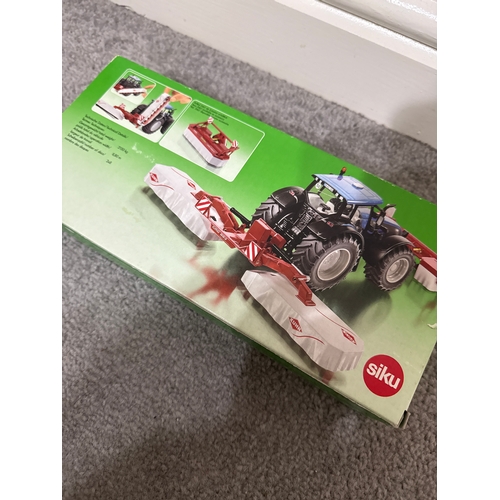 653 - Siku metal 1:32 disc mower combination