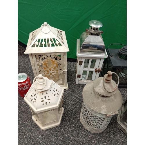 674 - Lot of vintage lanterns, including a large metal and glass one.