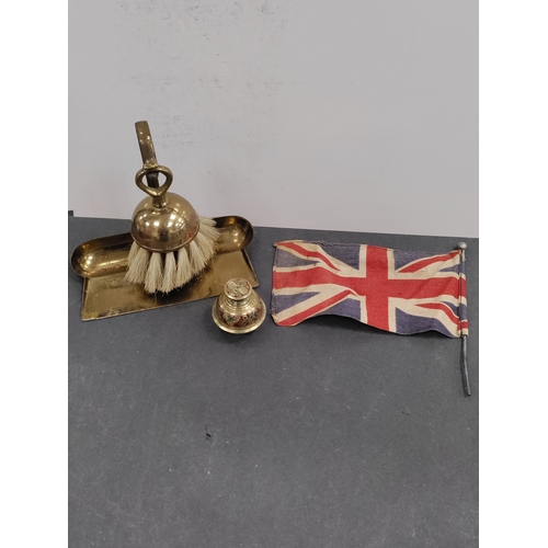 676 - A job lot of vintage items to include a butlers brush, a very old UK flag and a small cow bell AF.