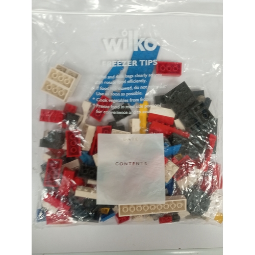 716 - Bag of vintage lego pieces.