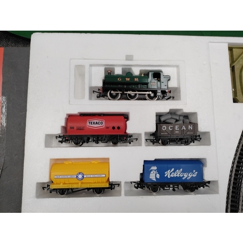 583 - Hornby Railways 00 gauge Train set R782 Great western goods. Contains 0-6-0 locomotive, 4 wagons, tu... 