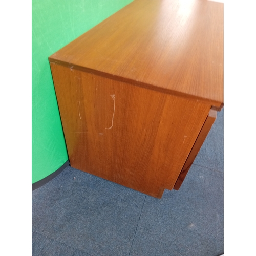102 - A mid century Modern MCM teak Nathan side board / drinks cabinet. Few scuffs but overall good condit... 