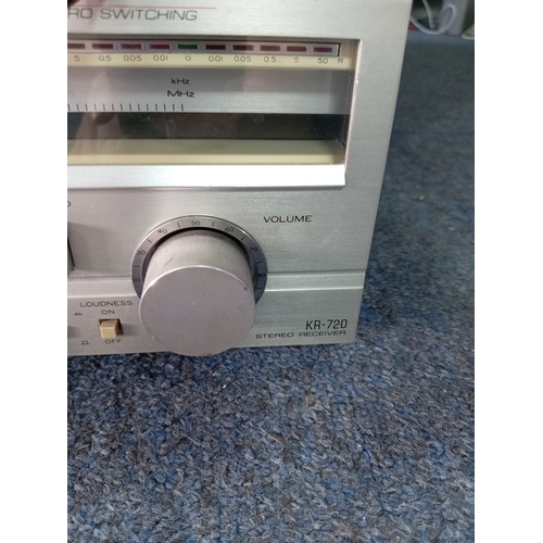 115 - A Trio KR-720 stereo receiver. A mordaunt-short pair of speakers and an air cam alpha 7 CD player.