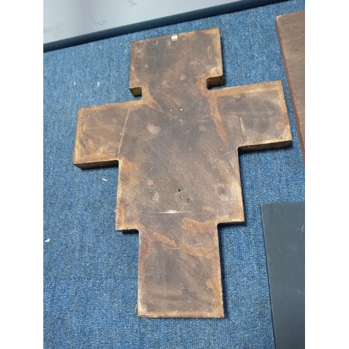 254 - A collection of 6 religious icon prints on wood one is carved.