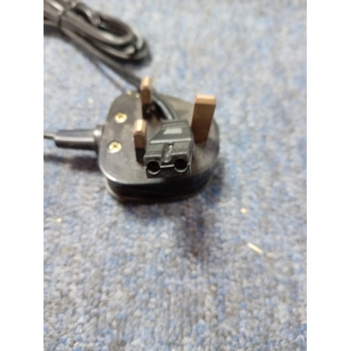 16 - A thermoelectric fridge cooler & warmer (12V) H 34 W 21 L 24