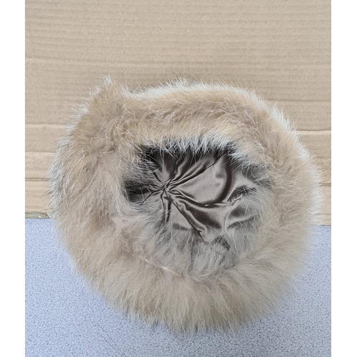 23 - Ladies vintage beige Fur hat. Thought to be either Coyote or Mountain Cat Fur.