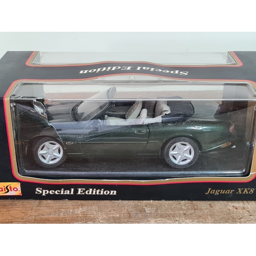 182 - Maisto diecast Special Edition Model Car Jaguar XK8 British Racing Green 1996,  Scale 1/18 with orig... 