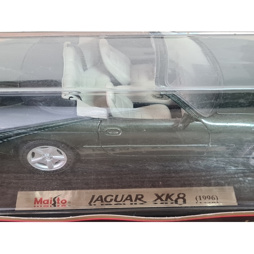 182 - Maisto diecast Special Edition Model Car Jaguar XK8 British Racing Green 1996,  Scale 1/18 with orig... 