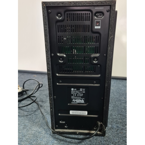 32 - A LG Wireless Active Subwoofer Speaker S34A2-D & a LG Bluetooth Slim Sound Bar NB3540