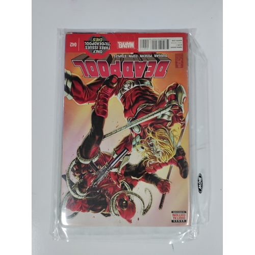 188 - A full set of marvel Deadpool Dracula's gauntlet 1-7 & 3 Deadpool & Mrs. Deadpool