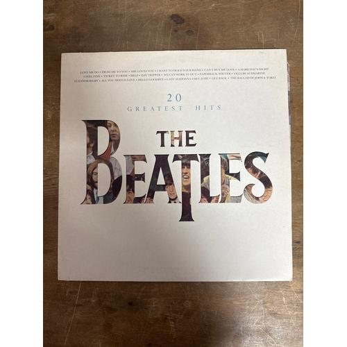 565 - Beatles greatest hits - All vinyl records albums in this sale are very good or better unless stated ... 