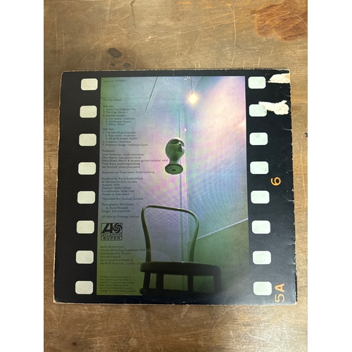 571 - The yes album - All vinyl records albums in this sale are very good or better unless stated otherwis... 
