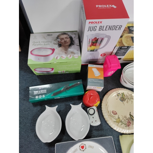 67 - A job lot from a house clearance. To include; brand new jug blender, brand new toaster, boxed paraff... 