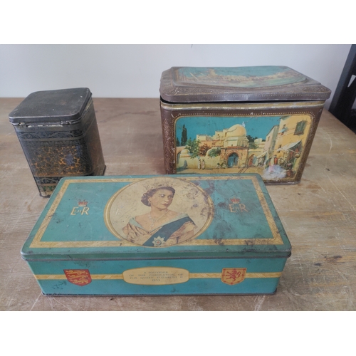 90 - A collection of antique and vintage tins