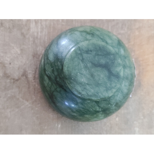 173 - An oriental spinach bowl.